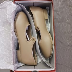 NEW capezio tan tap shoes 12.5